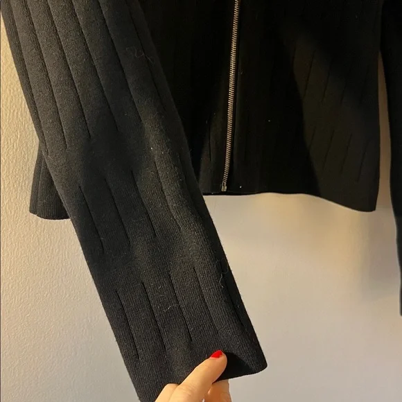 Wilford Ribbed Zip-Up Sweater Top in Black - S